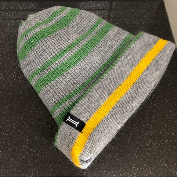 Reversible kids toque - Picture 7 of 9